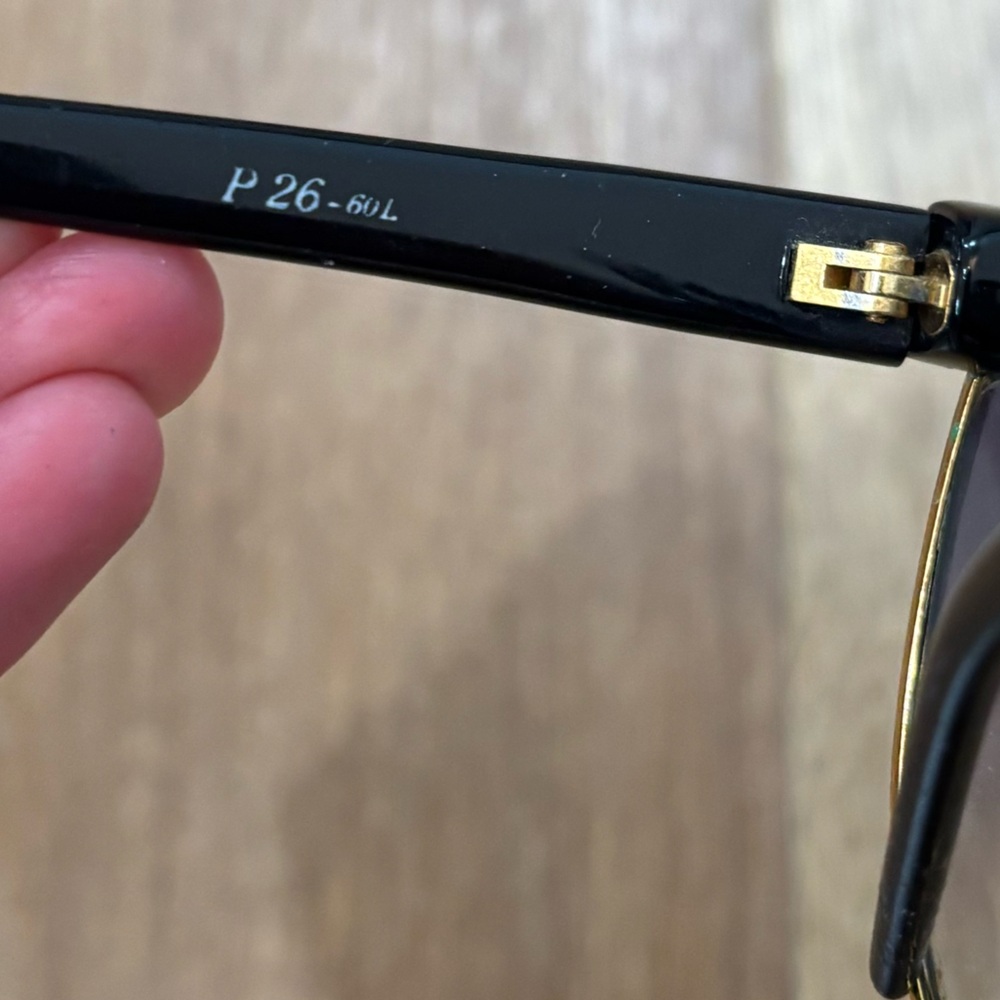 Laura Biagiotti Sunglasses - Picture 2 of 4